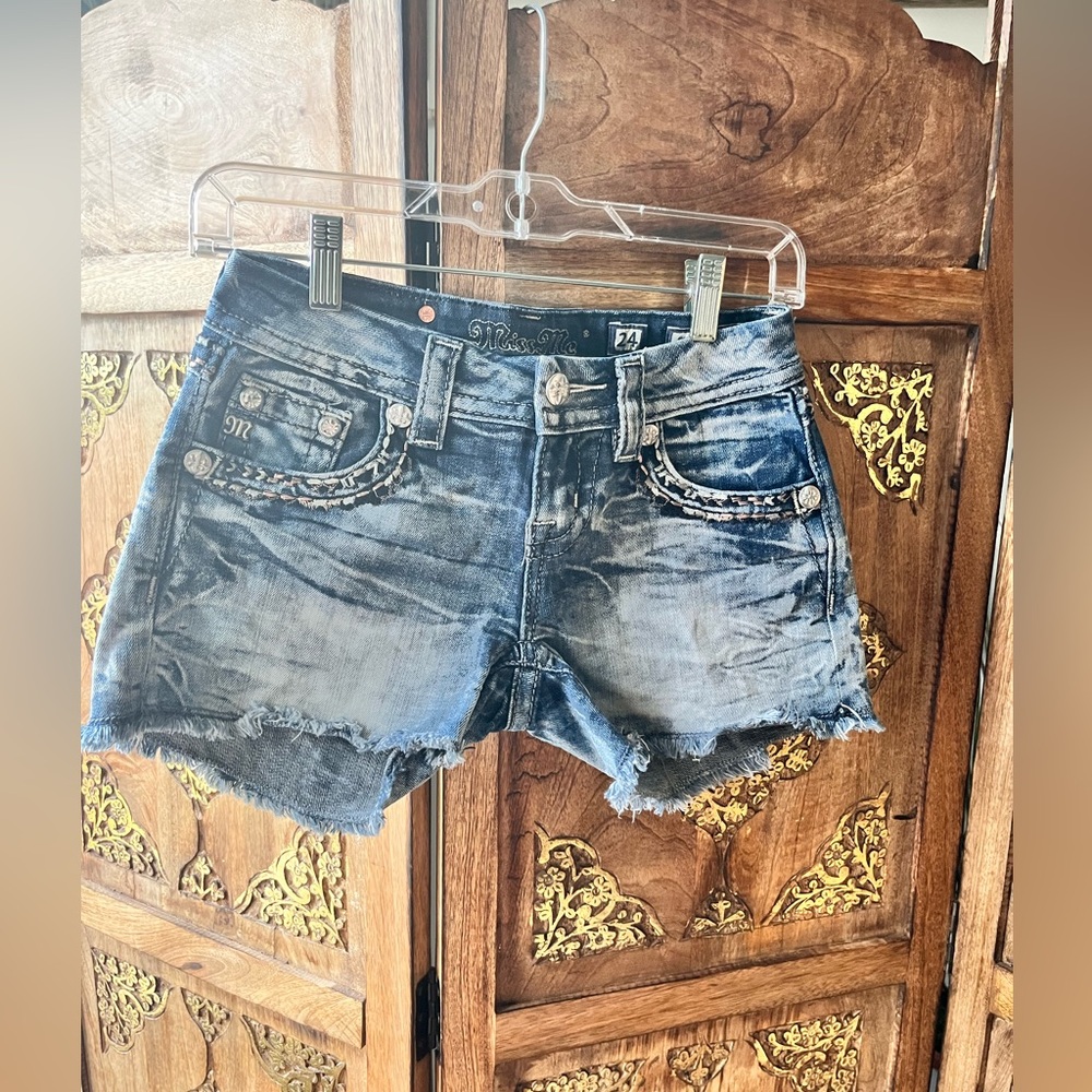 Miss Me Blue Faded Denim Shorts size 24